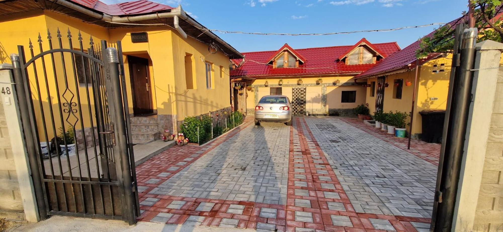 Casa Andreea Hotel Novaci-Străini Eksteriør billede