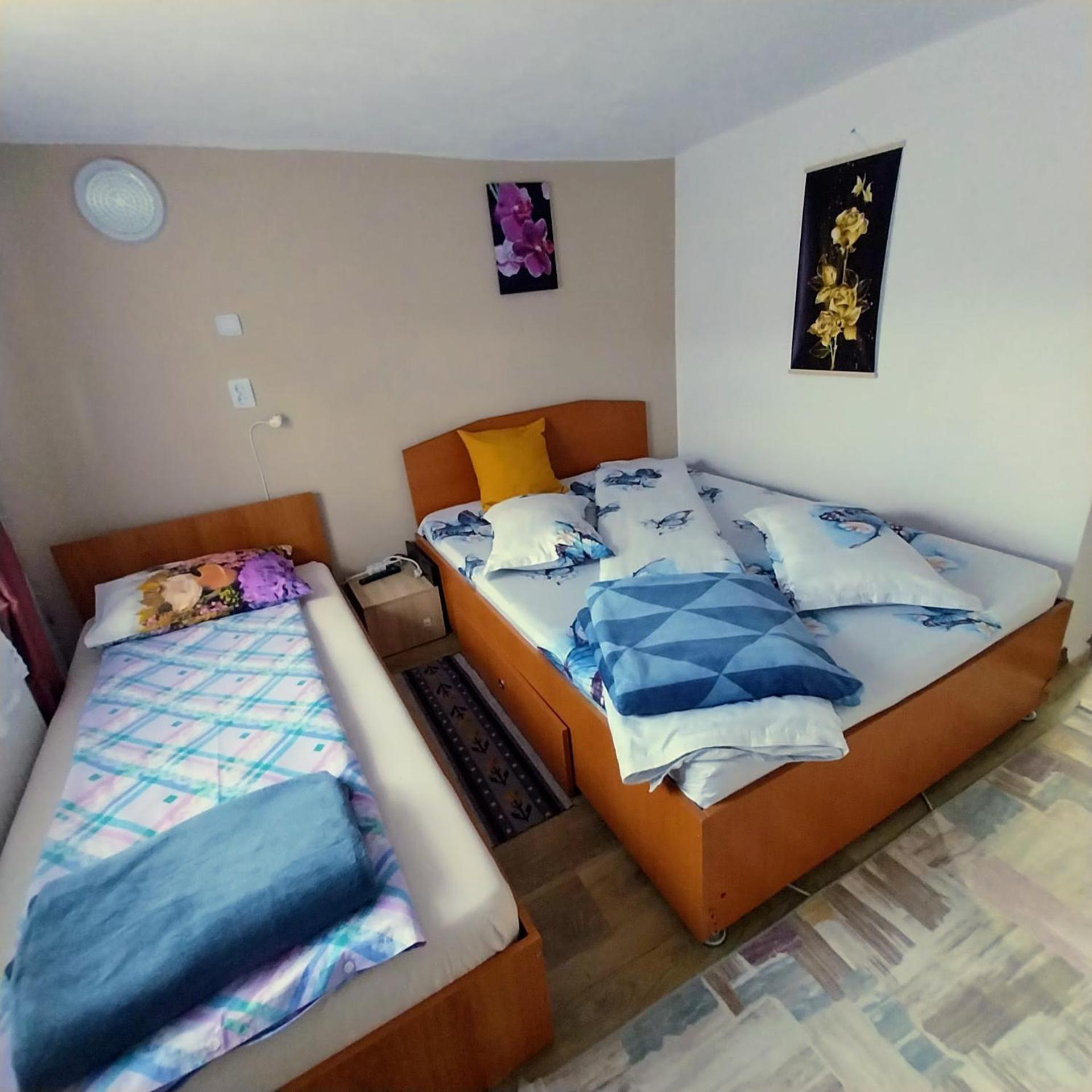 Casa Andreea Hotel Novaci-Străini Eksteriør billede