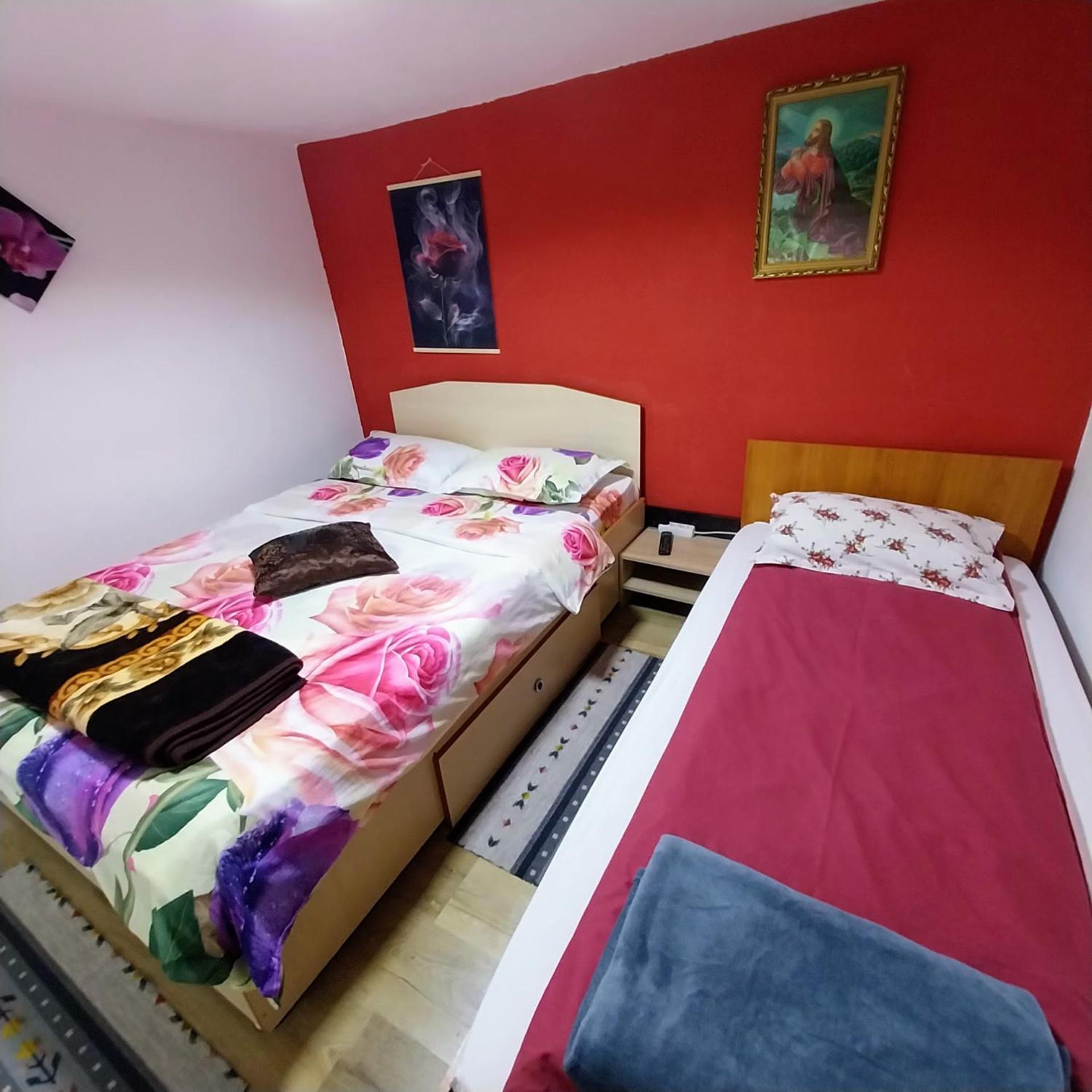 Casa Andreea Hotel Novaci-Străini Eksteriør billede