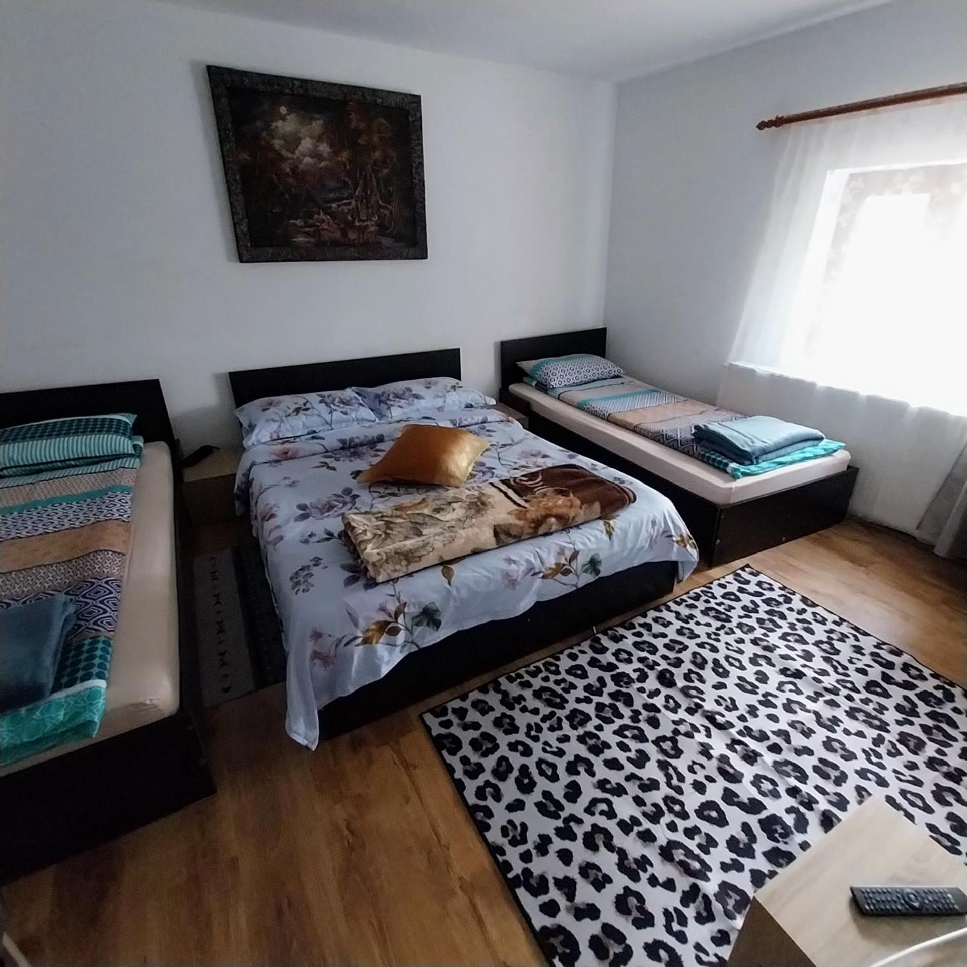 Casa Andreea Hotel Novaci-Străini Eksteriør billede