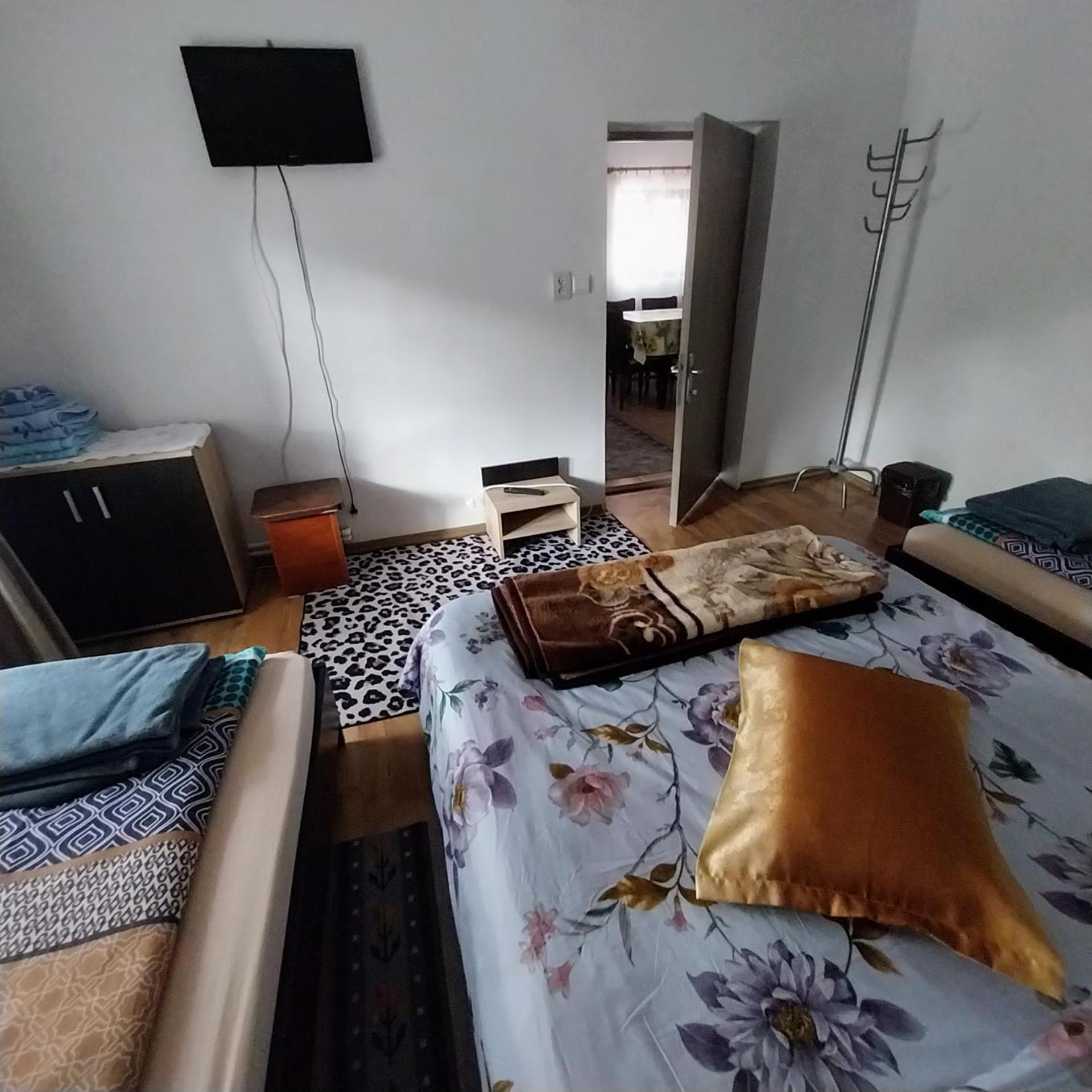 Casa Andreea Hotel Novaci-Străini Eksteriør billede