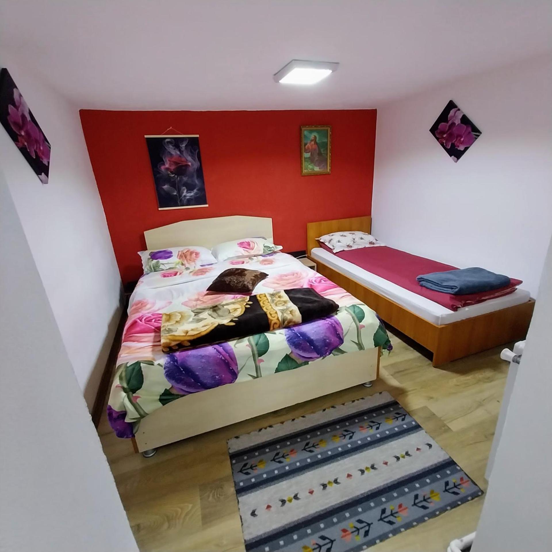 Casa Andreea Hotel Novaci-Străini Eksteriør billede